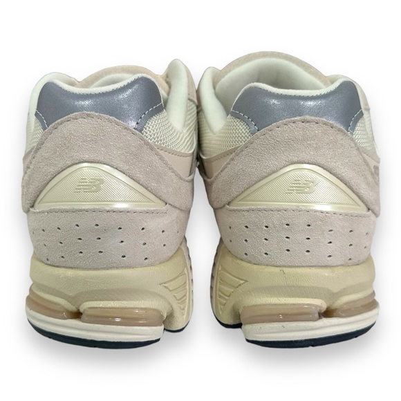 New Balance 2002R Shoes Color: Beige size various New with box - Picture 8 of 9